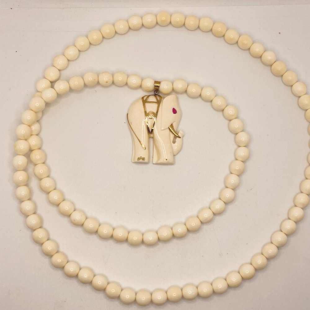 Vintage 14k 585 Yellow Gold Ruby Bone Elephant Pendant on Beaded Necklace